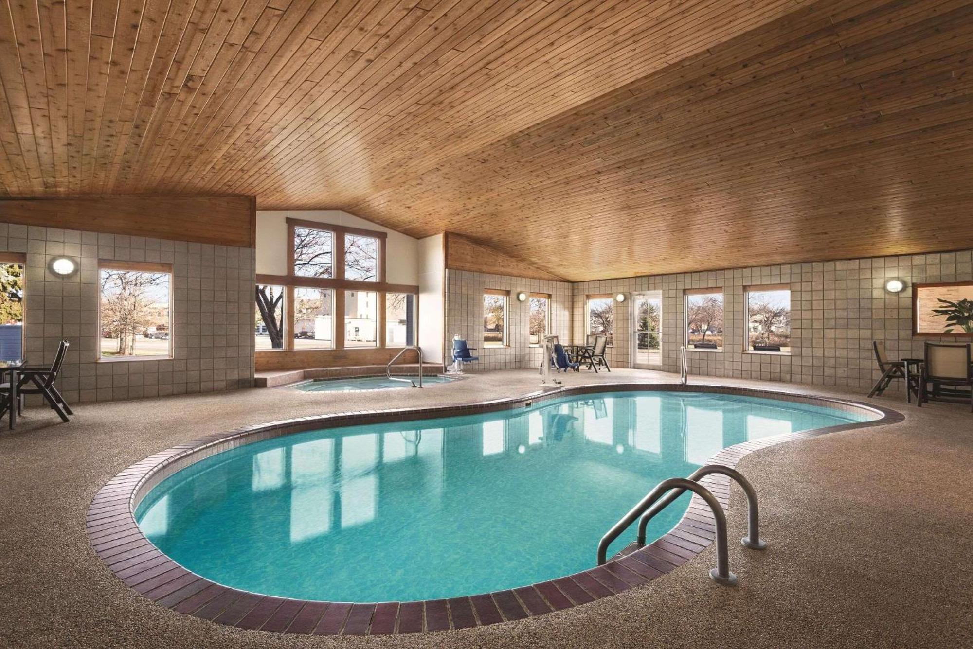 Hotel Country & By Radisson, Northfield, Mn 3*
